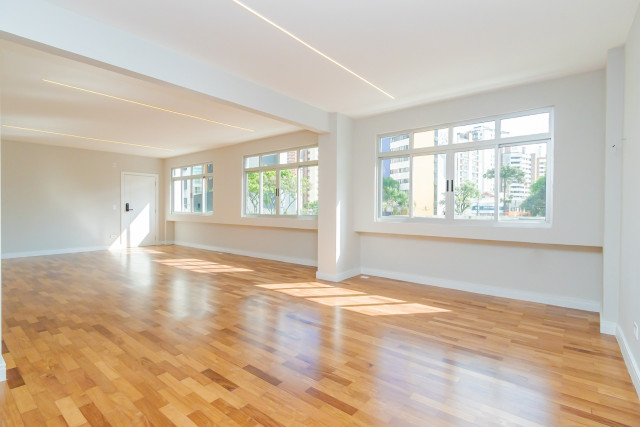 Apartamento no bairro Batel