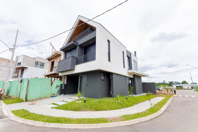 Casa em Condomínio no bairro Santa Cândida
