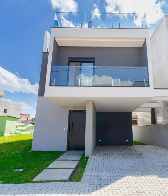 Casa em Condomínio no bairro Santa Cândida