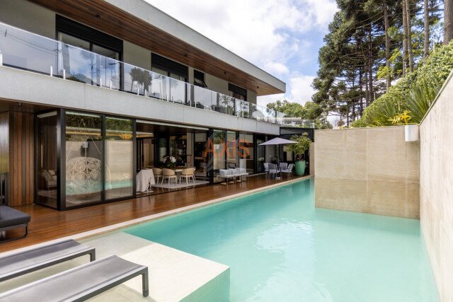 Casa em Condomínio no bairro Campo Comprido