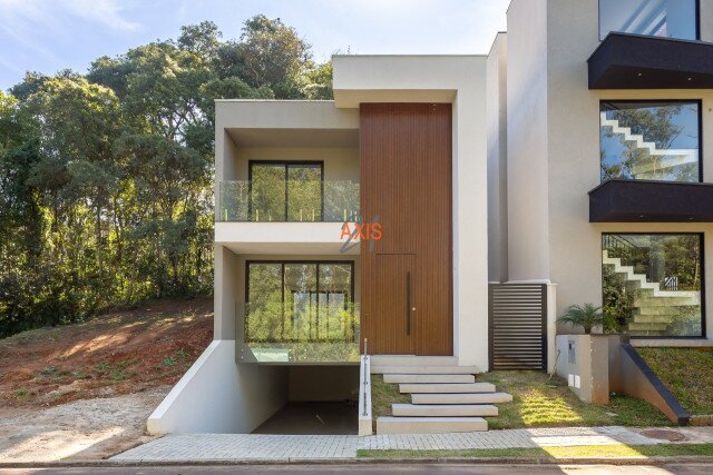 Casa em Condomínio no bairro Santa Cândida
