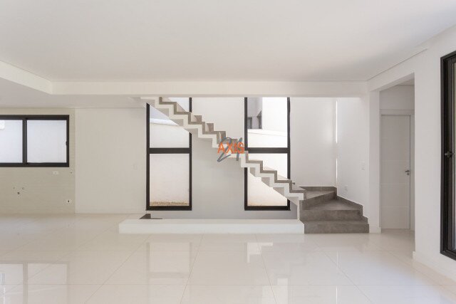 Casa em Condomínio no bairro Santa Cândida