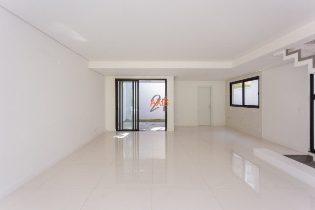 Casa em Condomínio no bairro Santa Cândida