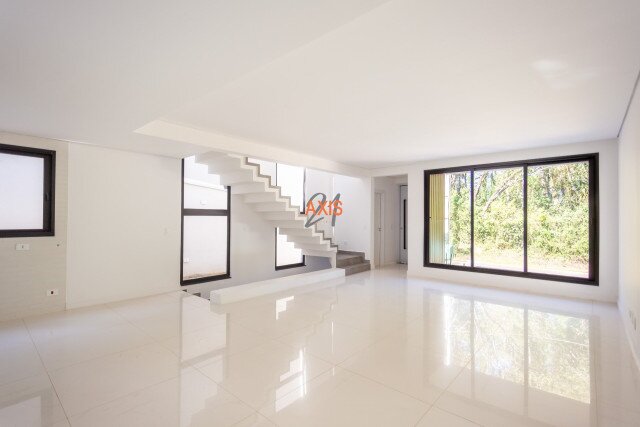 Casa em Condomínio no bairro Santa Cândida