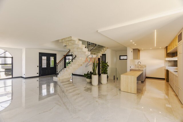 Casa em Condomínio no bairro Campo Comprido