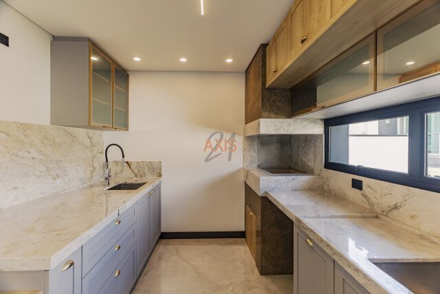 Casa em Condomínio no bairro Campo Comprido