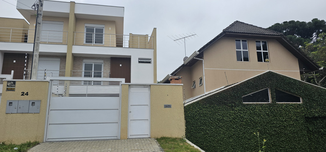 Foto 1 - SOBRADO em CURITIBA PR no bairro Santo Inácio - Referência PIV-SOB0565