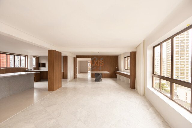 Apartamento no bairro Batel