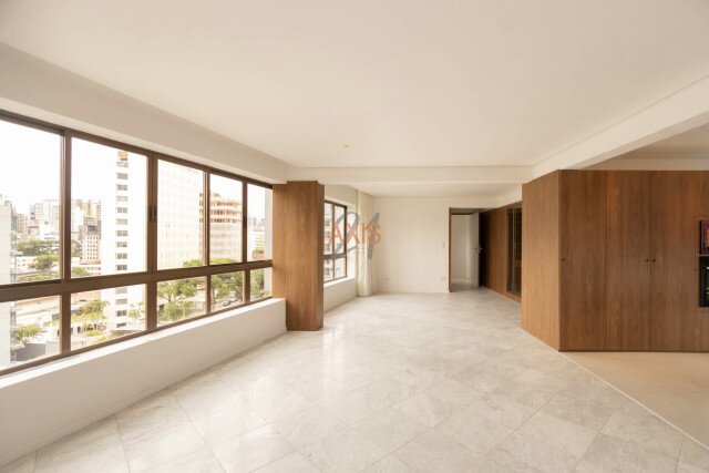 Apartamento no bairro Batel