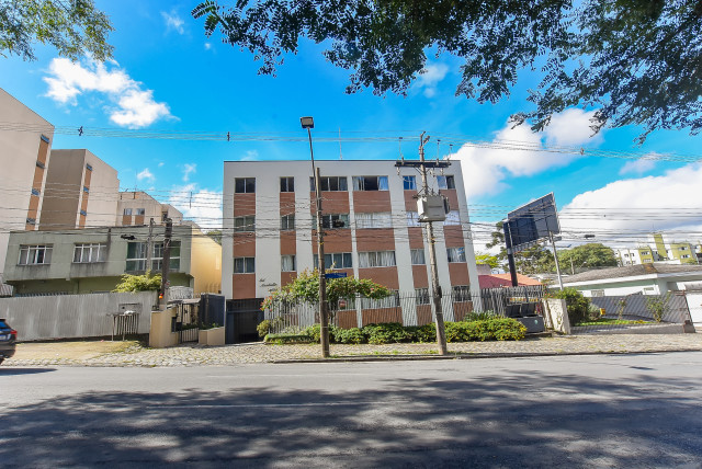 APARTAMENTO no Bairro: Água Verde - Lopes Home - Curitiba - foto 1