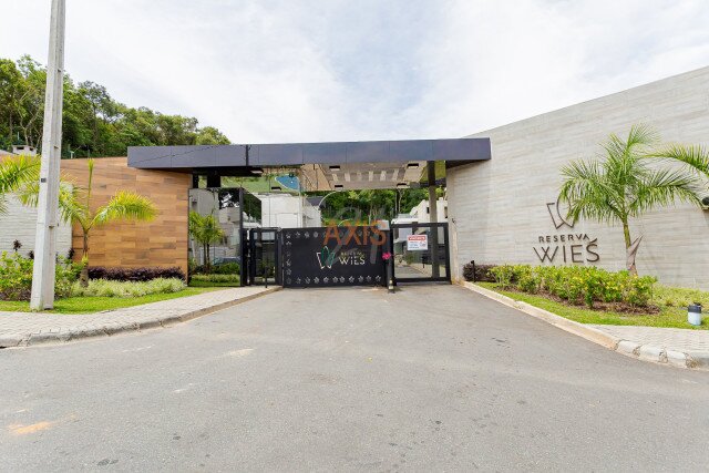 Casa em Condomínio no bairro Campo Comprido