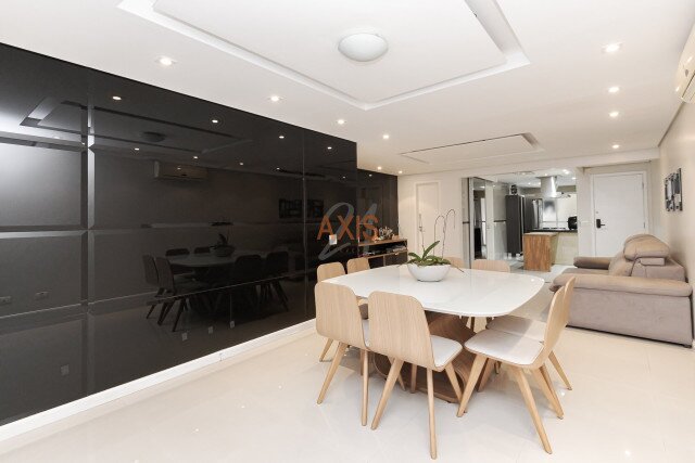 Apartamento no bairro Batel