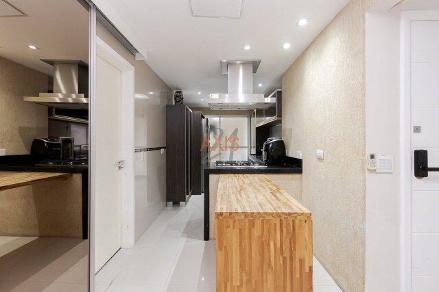 Apartamento no bairro Batel
