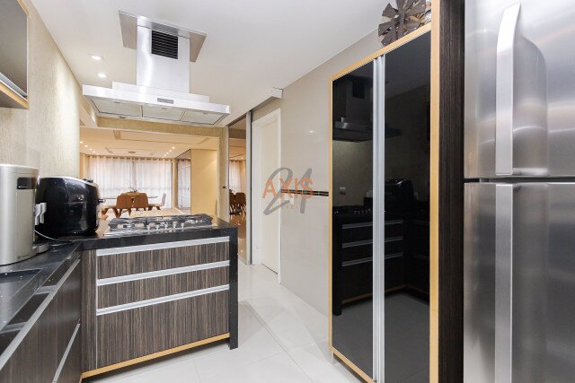 Apartamento no bairro Batel