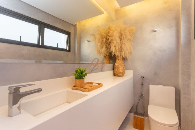 Casa em Condomínio no bairro Butiatuvinha