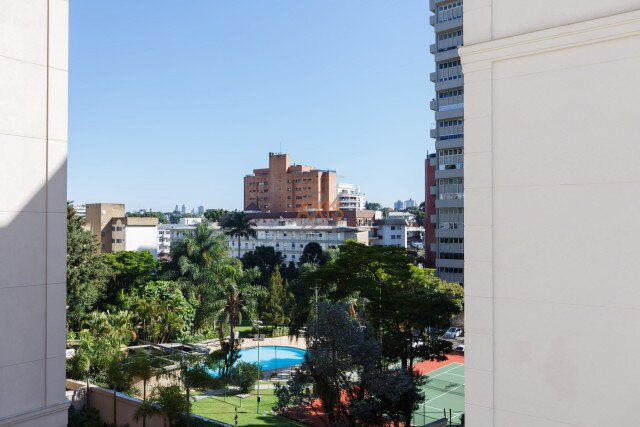 Apartamento no bairro Batel
