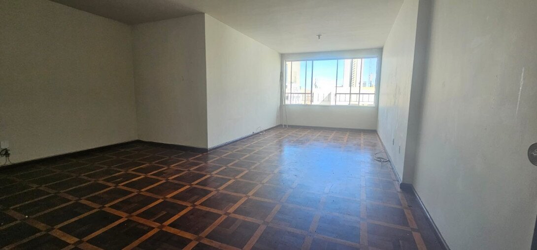 Foto 10 - APARTAMENTO em CURITIBA - PR, no bairro Centro - Referência PIL-APTO571