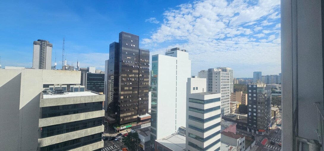 Foto 2 - APARTAMENTO em CURITIBA - PR, no bairro Centro - Referência PIL-APTO571