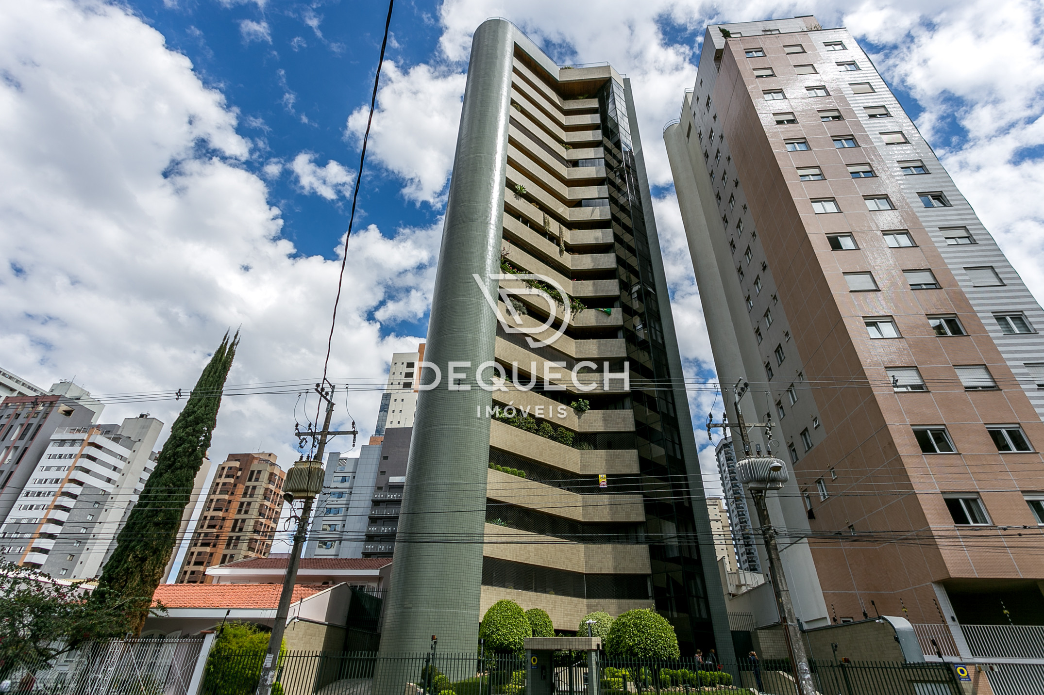 APARTAMENTO em CURITIBA PR, no bairro Cabral Referência AP0205LD