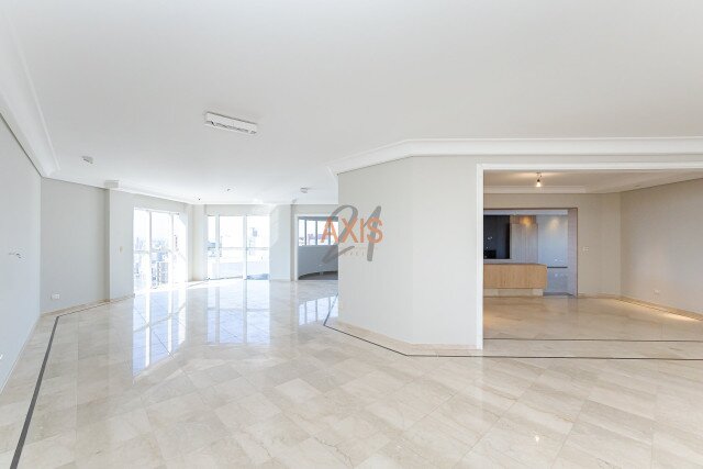 Apartamento no bairro Batel