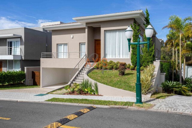 Casa em Condomínio no bairro Santa Felicidade