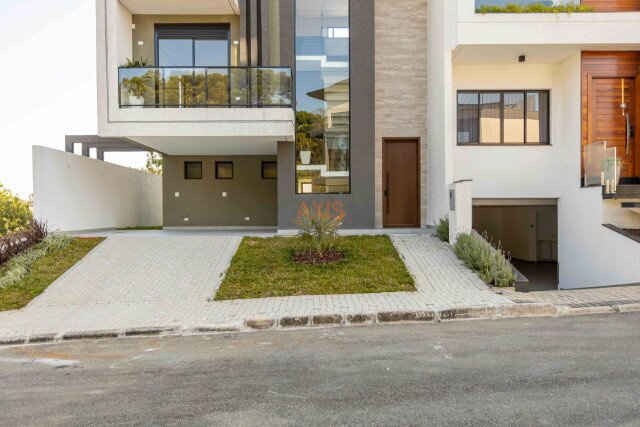 Casa em Condomínio no bairro Santa Felicidade