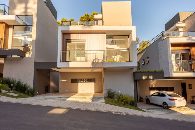 Casa em Condomínio no bairro Cascatinha