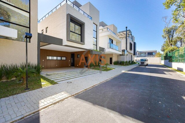 Casa em Condomínio no bairro Santa Felicidade