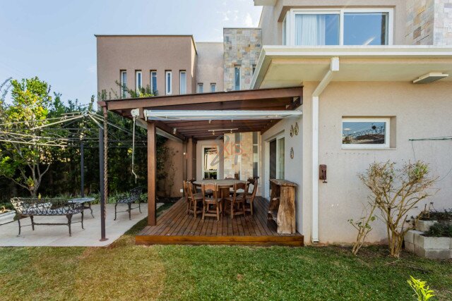 Casa em Condomínio no bairro Santa Felicidade