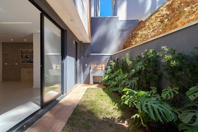 Casa em Condomínio no bairro Santa Cândida