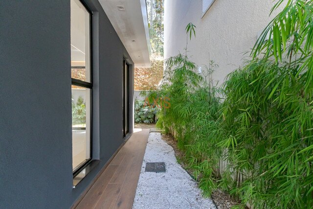 Casa em Condomínio no bairro Santa Cândida