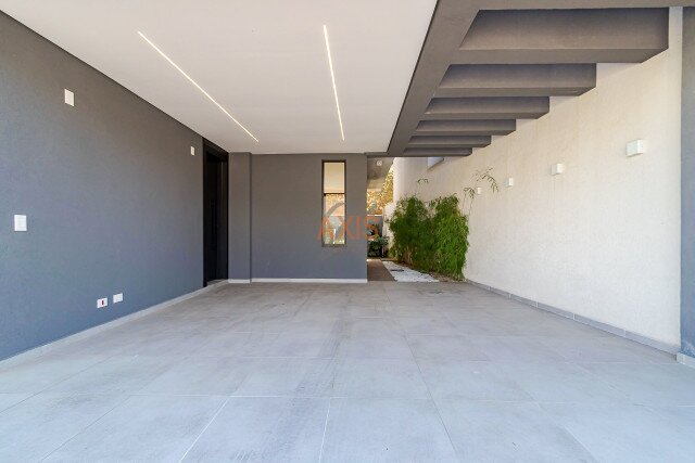 Casa em Condomínio no bairro Santa Cândida