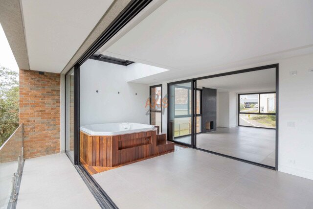 Casa em Condomínio no bairro Santa Felicidade