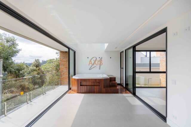 Casa em Condomínio no bairro Santa Felicidade