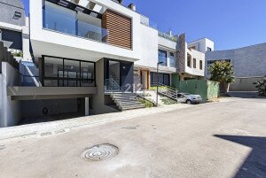 CASA EM CONDOMÍNIO FECHADO COM EXCELENTE ACABAMENTO, RECÉM FINALIZADA E PRONTA PARA MORAR.AGENDE SUA VISITA.Referência CA0212