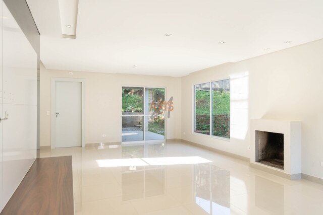 Casa em Condomínio no bairro Santa Felicidade