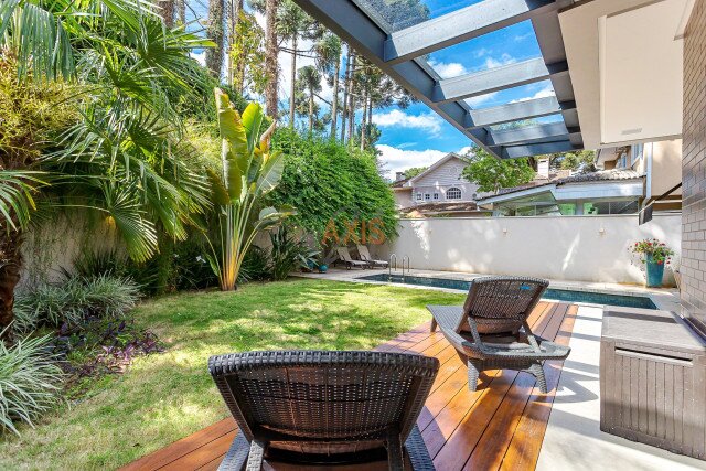 Casa em Condomínio no bairro Campo Comprido