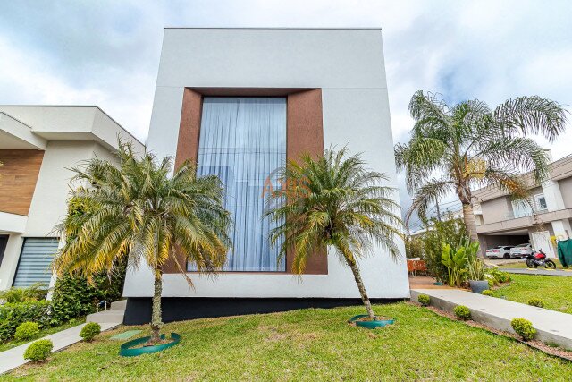 Casa em Condomínio no bairro Santa Felicidade