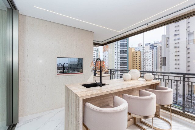 Apartamento no bairro Batel