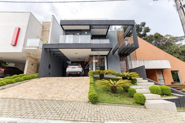 Casa em Condomínio no bairro Santa Cândida
